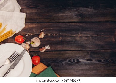 Table setting plate fork