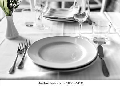 Gedekte Tafel Images Stock Photos Vectors Shutterstock