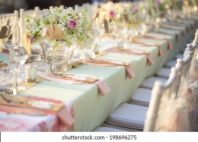 Setting Tables For A Wedding - 50 Wedding Table Setting Ideas Hgtv - From lighting to color, from linens to table settings, it all matters.