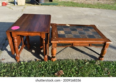 Tables Sale Yard Sale Stock Photo 2039168336 | Shutterstock