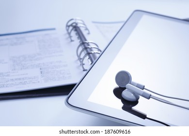 Tablet and earphone