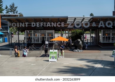 Tacoma, WA USA - Circa August 2021: View Of The Entrance To Point Defiance Zoo And Aquarium On A Sunny Day During Covid 19.