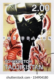 TADJIKISTAN - CIRCA 2001: A Stamp Printed In Tadjikistan Showing Bruce Lee, Circa 2001 