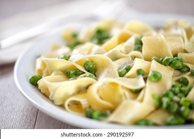 Tagliatelle With Cream And Peas