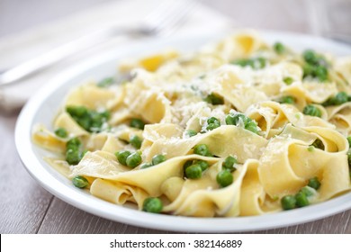 Tagliatelle With Cream And Peas