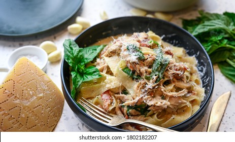 Tagliatelle Pasta With Mushroom Carbonara Sauce