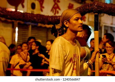 Tai Hang, Causeway Bay, Hong Kong - 25 September 2018: Dancer Working In The Event Of Fire Dragon Dance.