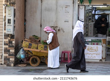 Taif, Saudi Arabia, 5th January 2022: Old Man At The Taif Market Selling Herbs