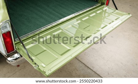 Tail gate of a suv down