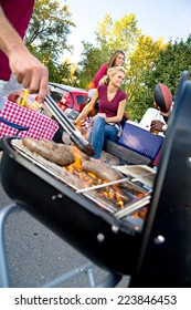Tailgate: Food On The Grill Cooking For Football Party