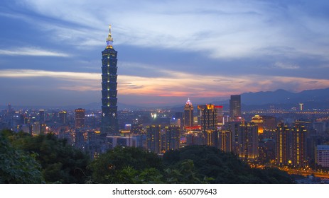 Taipei Skyline Taiwan Stock Photo 650079643 