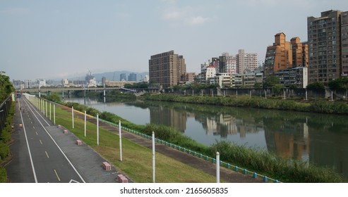 Taipei, Taiwan, 04 March 2022: Keelung River In Taipei City