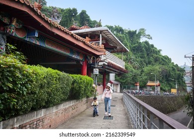 TAIPEI, TAIWAN- APRIL 16: Treasure Hill Artist Village. It's An Example Of Environmentally Sustainable Urban Community. With The Policy Of Preservation And Revitalization By Government On Apr 16, 2017