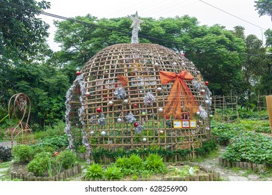 TAIPEI, TAIWAN- APRIL 16: Treasure Hill Artist Village. It's An Example Of Environmentally Sustainable Urban Community. With The Policy Of Preservation And Revitalization By Government On Apr 16, 2017