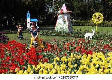 Taipei , Taiwan - Feb 23th,2022: statues of snow white and the seven dwarfs at Shilin Residence Tulip Show 