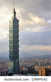 TAIPEI, TAIWAN - JANUARY 16: Taipei 101 skyscraper January 16, 2013 in Taipei, TW. The building ranked worlds tallest from 2004 until 2010.