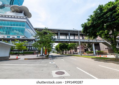 Taipei, Taiwan- May 16, 2021: In May, A Community Infection Of The COVID-19 Broke Out In Taiwan, There Are No People On The Streets Of Taipei’s Xinyi District, Just Near The Taipei 101 Building. 