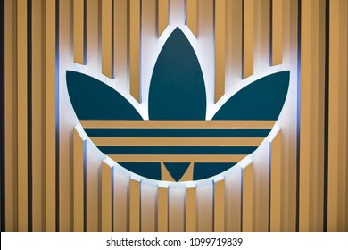 التنقيب عن الذهب Adidas logo Images, Stock Photos & Vectors | Shutterstock التنقيب عن الذهب