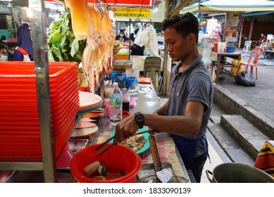 Taiping,07 October 2020,Malaysia - Street Vendor Preparing Foods At A Food Court In Taping Perak.