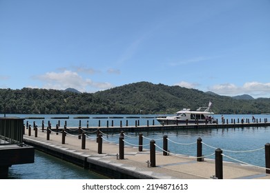 Taiwan - August 26, 2022: Sun Moon Lake Is A Beautiful Alpine Lake Located In The Middle Of Taiwan. Bike Riding Around The Beautiful Lake And Sampling Delicious Food Made By The Indigenous People.