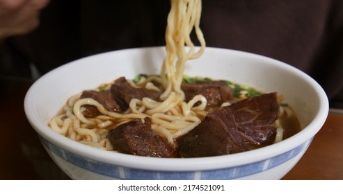 Taiwan Braised Beef Noodle Soup