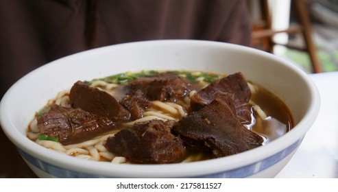 Taiwan Braised Beef Noodle Soup