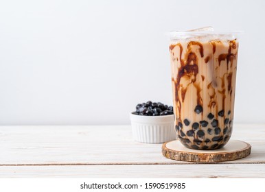 Taiwan milk tea with bubble on wood table