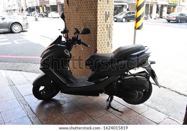 yamaha electric scooter