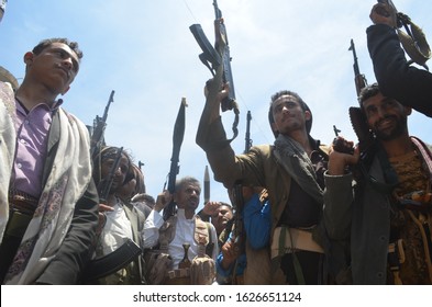 Taiz  Yemen - 23 Apr 2015 : Fighters of the popular resistance against the Houthi militia in the city of Taiz, Yemen