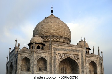 Taj Mahal Agra India Dome Dirty Pollution Cleaning