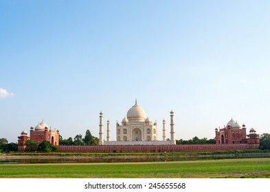 Taj Mahal in Agra, Uttar Pradesh, India 