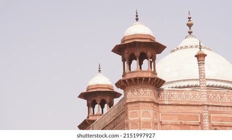 Taj Mahal complex , Taj Mahal is famous for Own beauty and one of the wonders of the world.