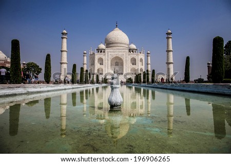 taj mahal the most famous landmark of india