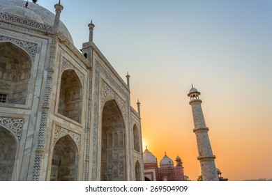 The Taj Mahal
The Taj Mahal ,one of it's beautiful minaret and a mosque .The Taj Mahal is the epitome of Mughal art and one of the most famous buildings in the world, it is an UNESCO heritage site.