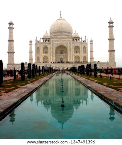 Taj, symbol of love, wonders of the world, India iconic architectural marvel, monument from Mughal empire era built in memory of Mumtaz by Shajahan