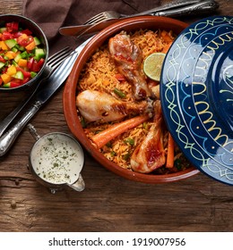 الطبخ المغربي الطحين المغربي Tajin-chicken-stew-rice-vegetables-260nw-1919007956