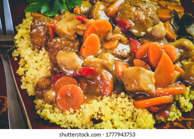 الطبخ المغربي الطحين المغربي Tajine-lamb-meatballs-vegetables-260nw-1777943753