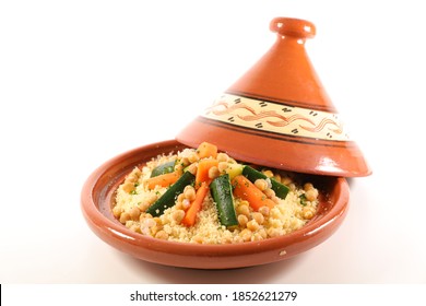 الطبخ المغربي الطحين المغربي Tajine-morrocan-couscous-isolated-on-260nw-1852621279