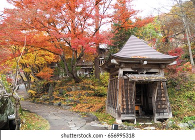 Takaragawa Onsen Hot Spring With Colorful Trees In Autumn, Japan