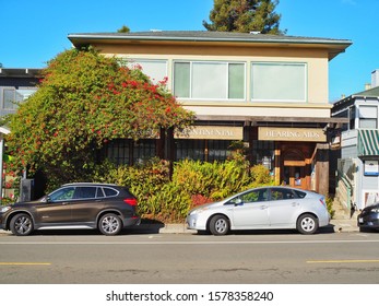 Taken December 3, 2019 Of Businesses Along Piedmont Avenue In Oakland, CA, USA. One Of Many Businesses Along The Avenue.