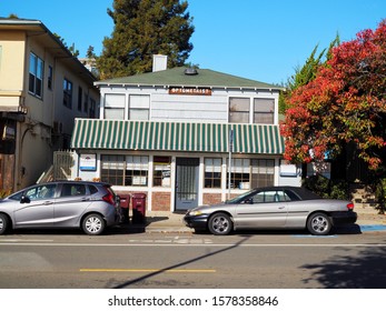 Taken December 3, 2019 Of Businesses Along Piedmont Avenue In Oakland, CA, USA. One Of Many Businesses Along The Avenue.