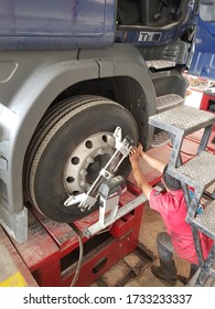 TAK,THAILAND - May 9,2020 : Photo Of The Truck Being Used Wheel Alignment Machine And Has Expert Technician Monitored Closely At The Maintenance Center.