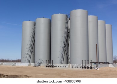 Tall Grey Storage Tanks Stock Photo 408833998 | Shutterstock