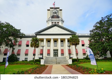 Tallahassee, FL /USA 11 13 2017: New And Old Florida State Government Building At Tallahassee, Florida, USA