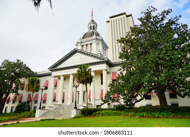 Tallahassee, FL /USA 11 13 2017: New And Old Florida State Government Building At Tallahassee, Florida, USA