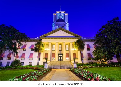 Tallahassee, Florida, USA at the Old and New Capitol Building.