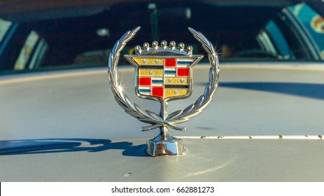 13 Cadillac escalade old Images, Stock Photos & Vectors | Shutterstock