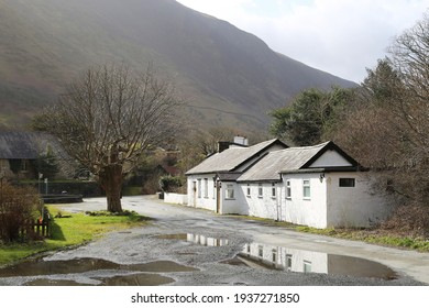 Tal-y-llyn, Gwynedd, Wales, UK.  March 15, 2021. A Small Old Country Pub Beautifully Sited Beside The Lake.