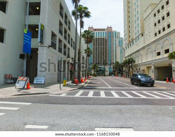 Tampa, Florida, United States - May 10, 2018: The\
street and cars at Downtown of Tampa, Florida, United States on May\
10, 2018