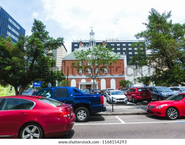 Tampa, Florida, United States - May 10, 2018: The\
street and cars at Downtown of Tampa, Florida, United States on May\
10, 2018